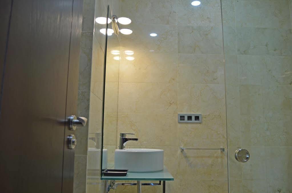 Siloe Plaza Apartment Granada Bagian luar foto