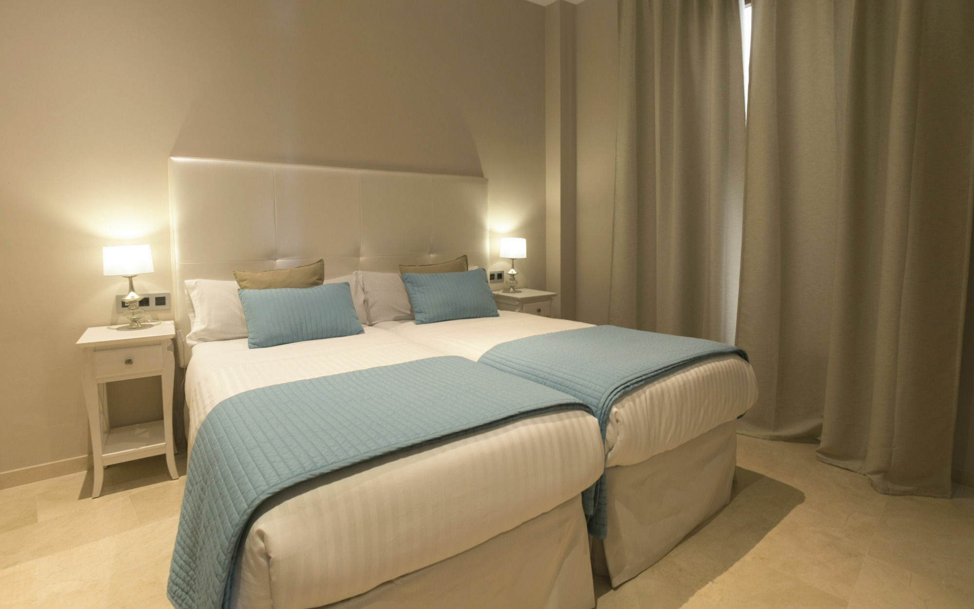 Siloe Plaza Apartment Granada Bagian luar foto